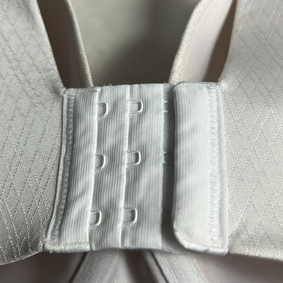 Vanity Fair Underwire White Bra 38DD - Picture 5 of 6